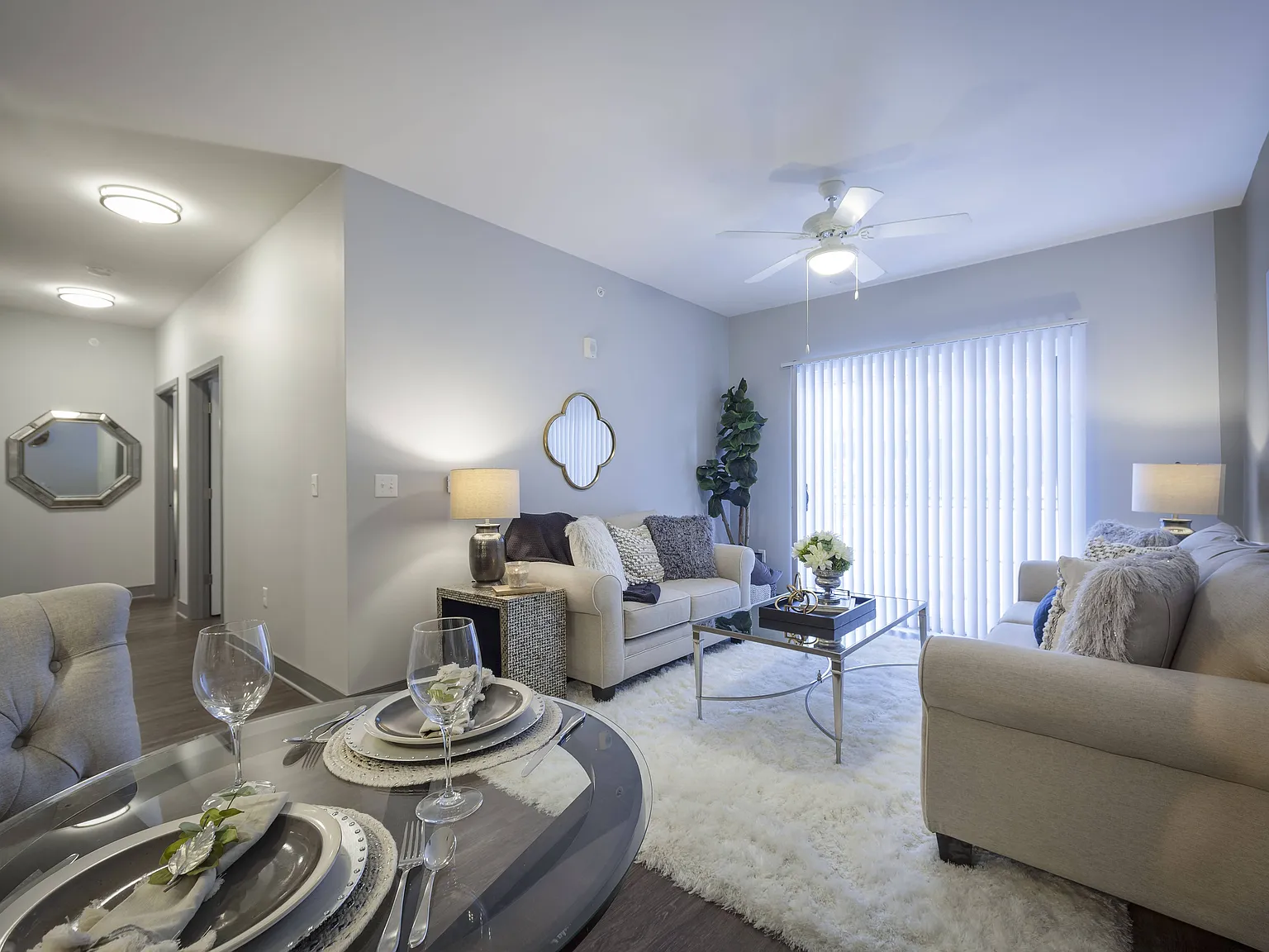 The Ivy at Berlin Place — Photo 2