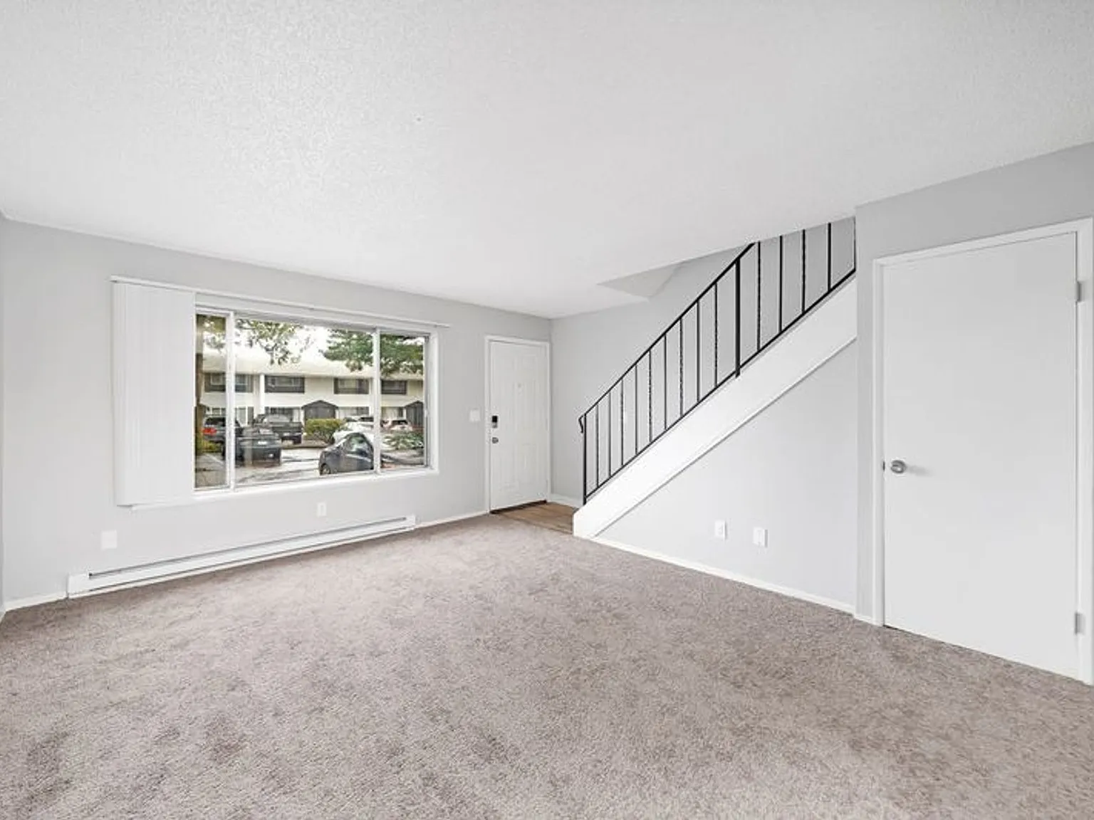 Wetherburne Square Townhomes — Photo 3