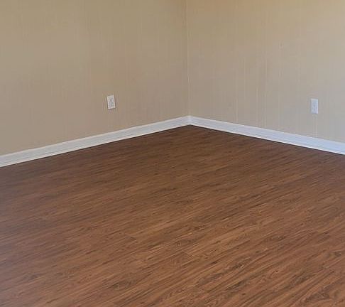 2nd image of 304 E Carpenter St #7