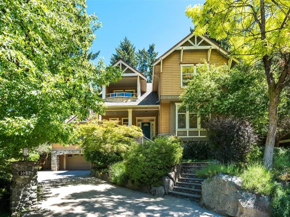 1062 River Rd, Highlands, BC V9B 6K2