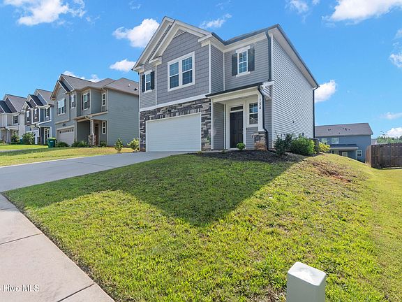 2nd image of 154 Brighton Landing Drive