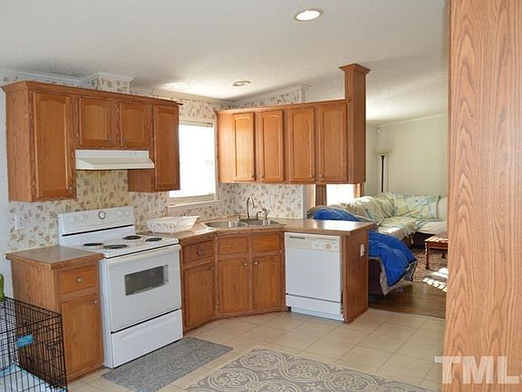 3rd image of 77 Starfield Ln