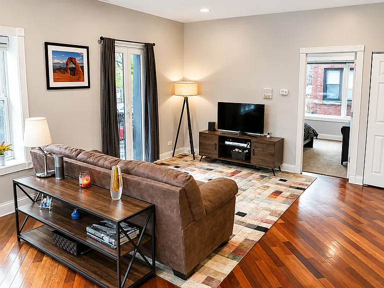 900 W Winona St #1 — Photo 1