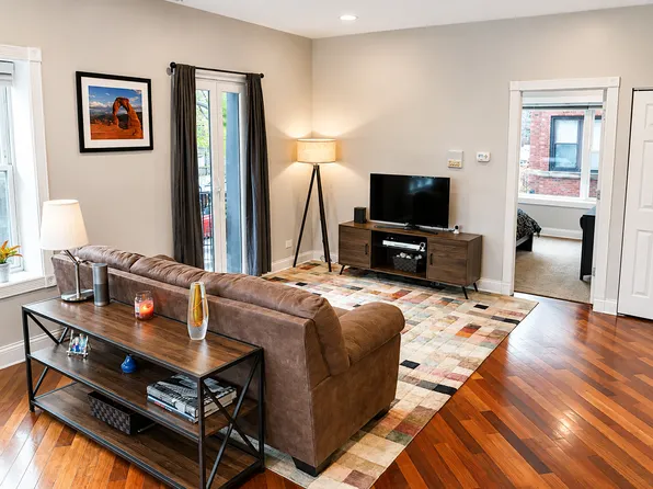 900 W Winona St APT 1, Chicago, IL 60640