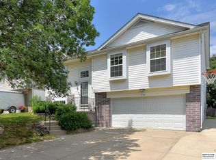 17750 Olive St, Omaha, NE 68136
