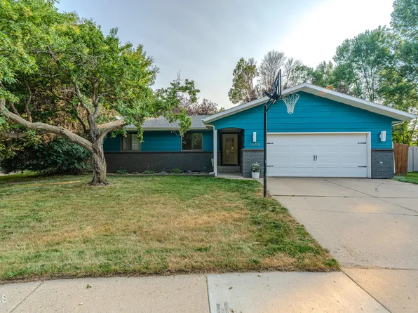1658 Portland Dr, Bismarck, ND 58504