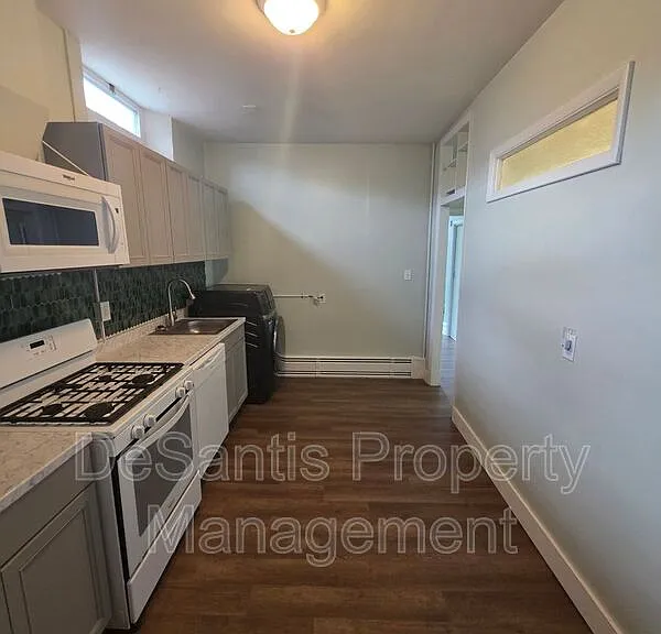 425 Walnut St #2 — Photo 35