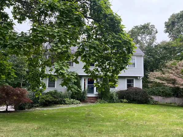 11 Timothy Ln, Plymouth, MA 02360