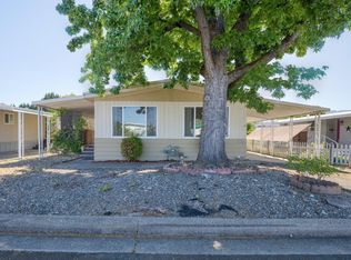 965 Roguelea Ln, Grants Pass, OR