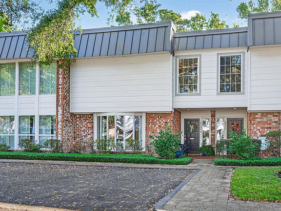 2nd image of 8932 Chatsworth Dr #8932