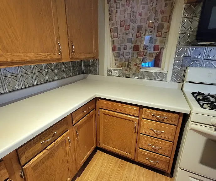 437 E Doty Ave — Photo 19