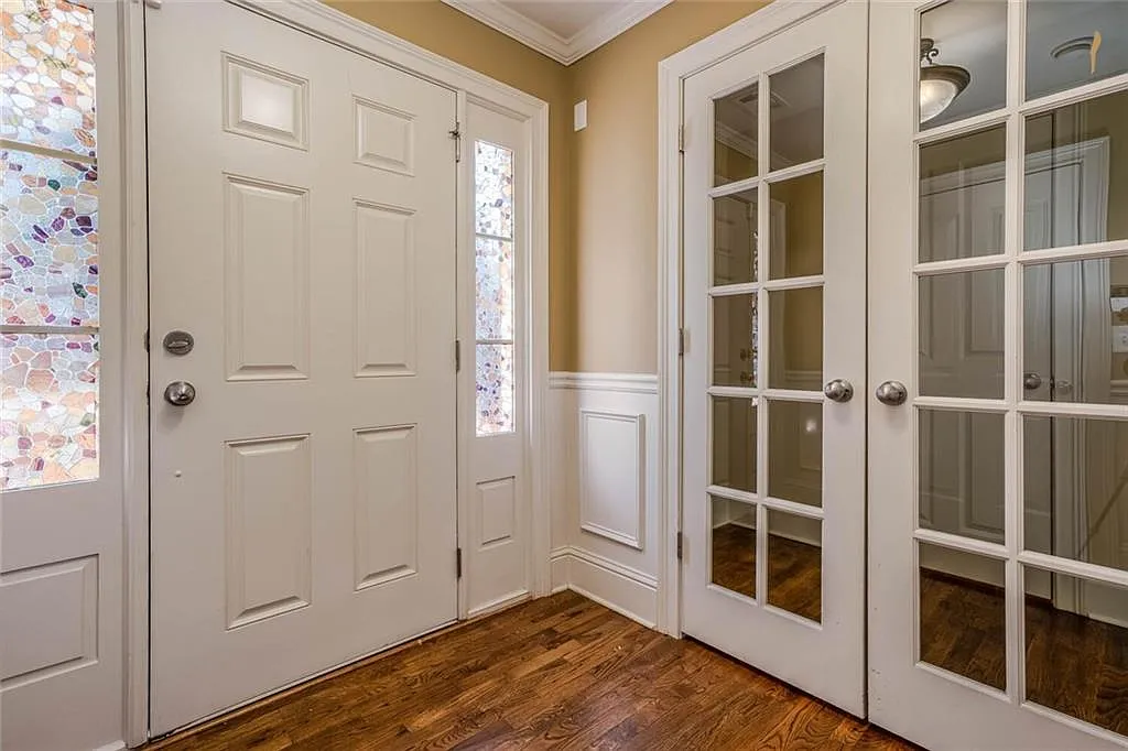 4 bed, 3.5 bath, 2658 sqft, $3,200 — Photo 3