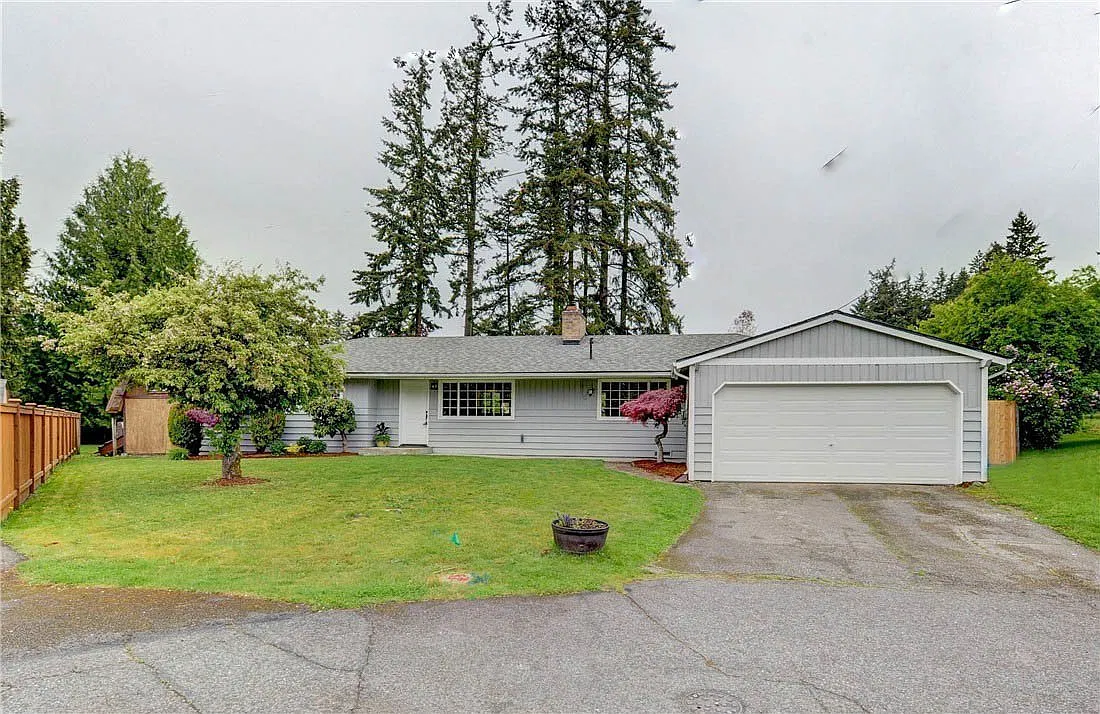 3 bed, 1.5 bath, 1638 sqft, $3,735 — Photo 1