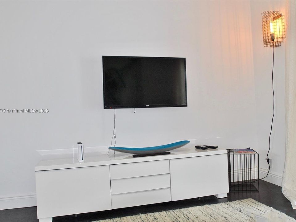 1st image of 61 Collins Ave