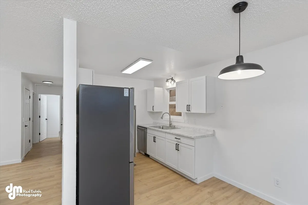 5408 Camelot Dr — Photo 3