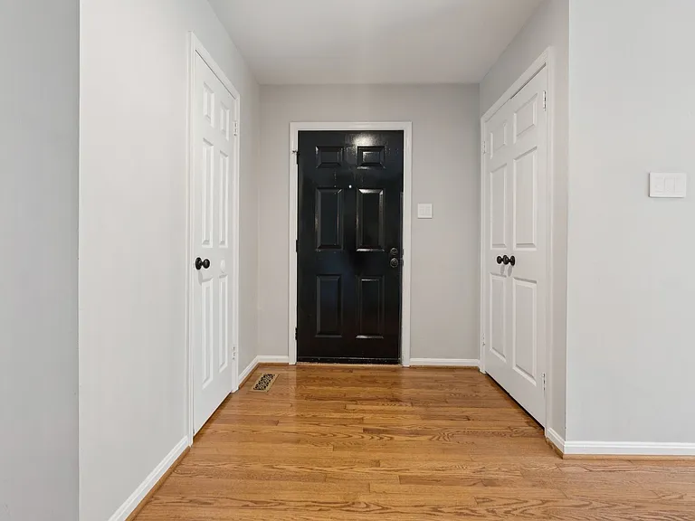 7401 Willshire Hunt Ct — Photo 3