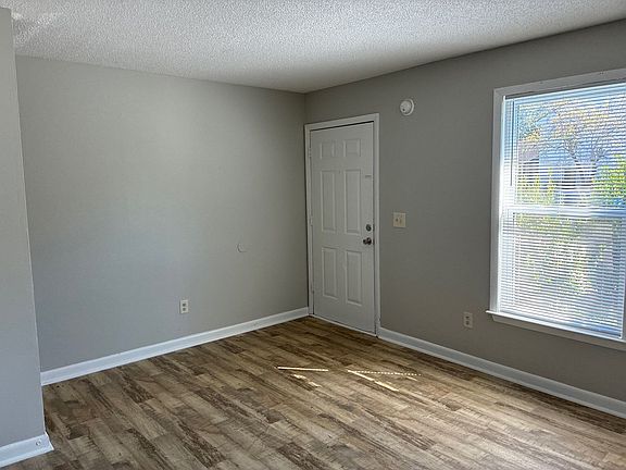 2nd image of 303 Johnson Ln #19