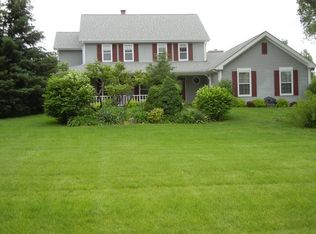 5812 Wild Ash Ln, Crystal Lake, IL 60012