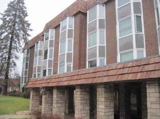 401 Ascot Dr #11E, Park Ridge, IL 60068