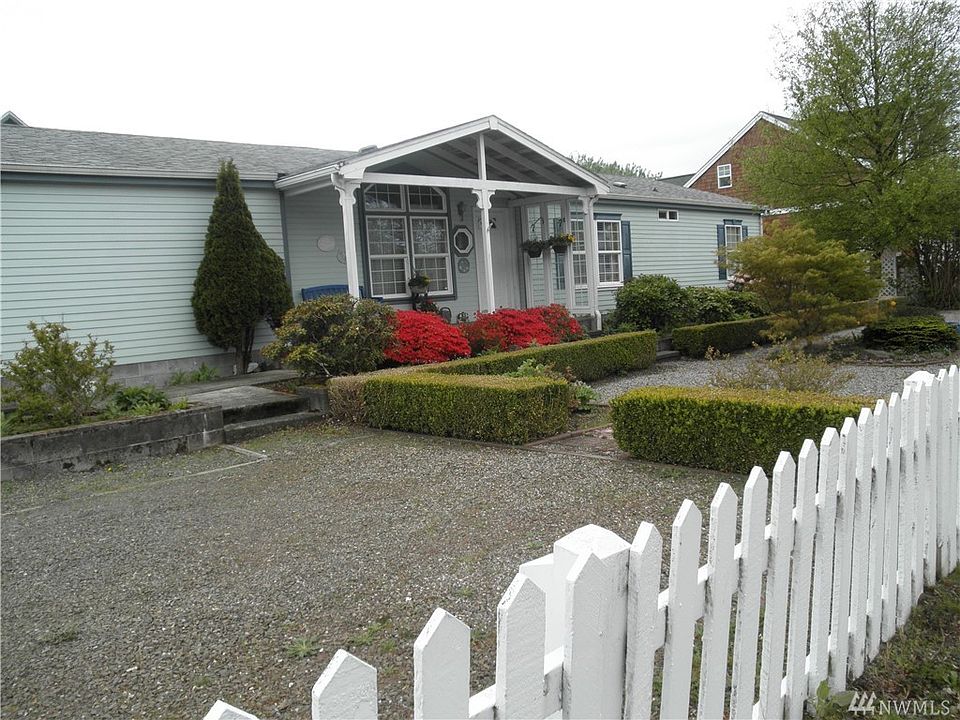 1st image of 307 Sid Snyder Dr E