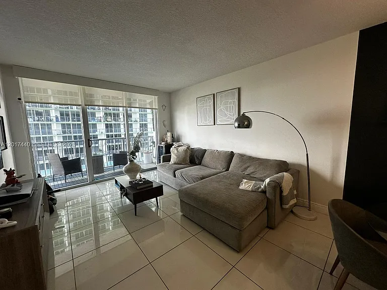1750 N Bayshore Dr #1609 — Photo 4