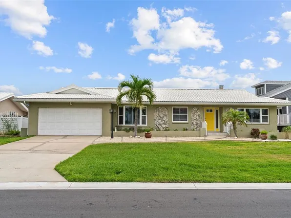 113 16th St, Belleair Beach, FL 33786