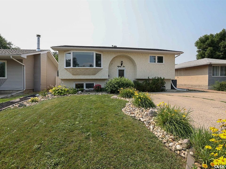 1st image of 86 Straub Crescent