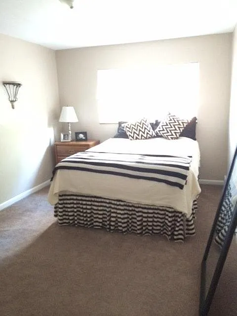 2 bed, 1.5 bath, 973 sqft, $1,550 — Photo 1