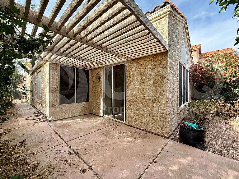 315 W Marconi Ave — Photo 23