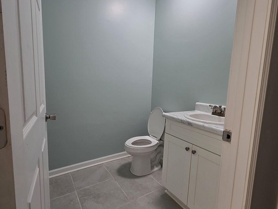 1st image of 501 Plaza Dr Suite 103