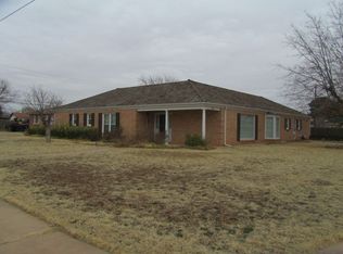 1221 W Bradford St, Memphis, TX 79245
