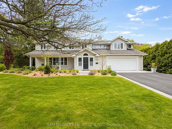 2nd image of 492 Country Club Cres