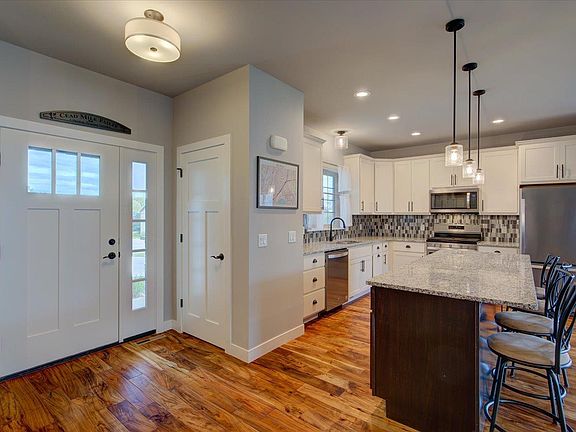4th image of 278 Eagle Dr #278