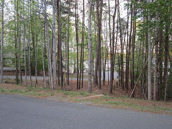 5th image of 39 W Lake Forest Dr