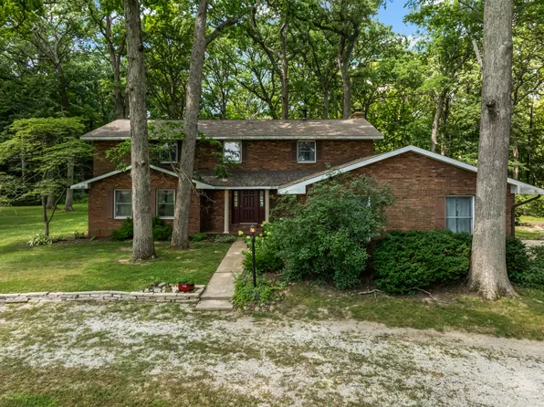 9187 Carl Springs Rd, Wapella, IL 61777