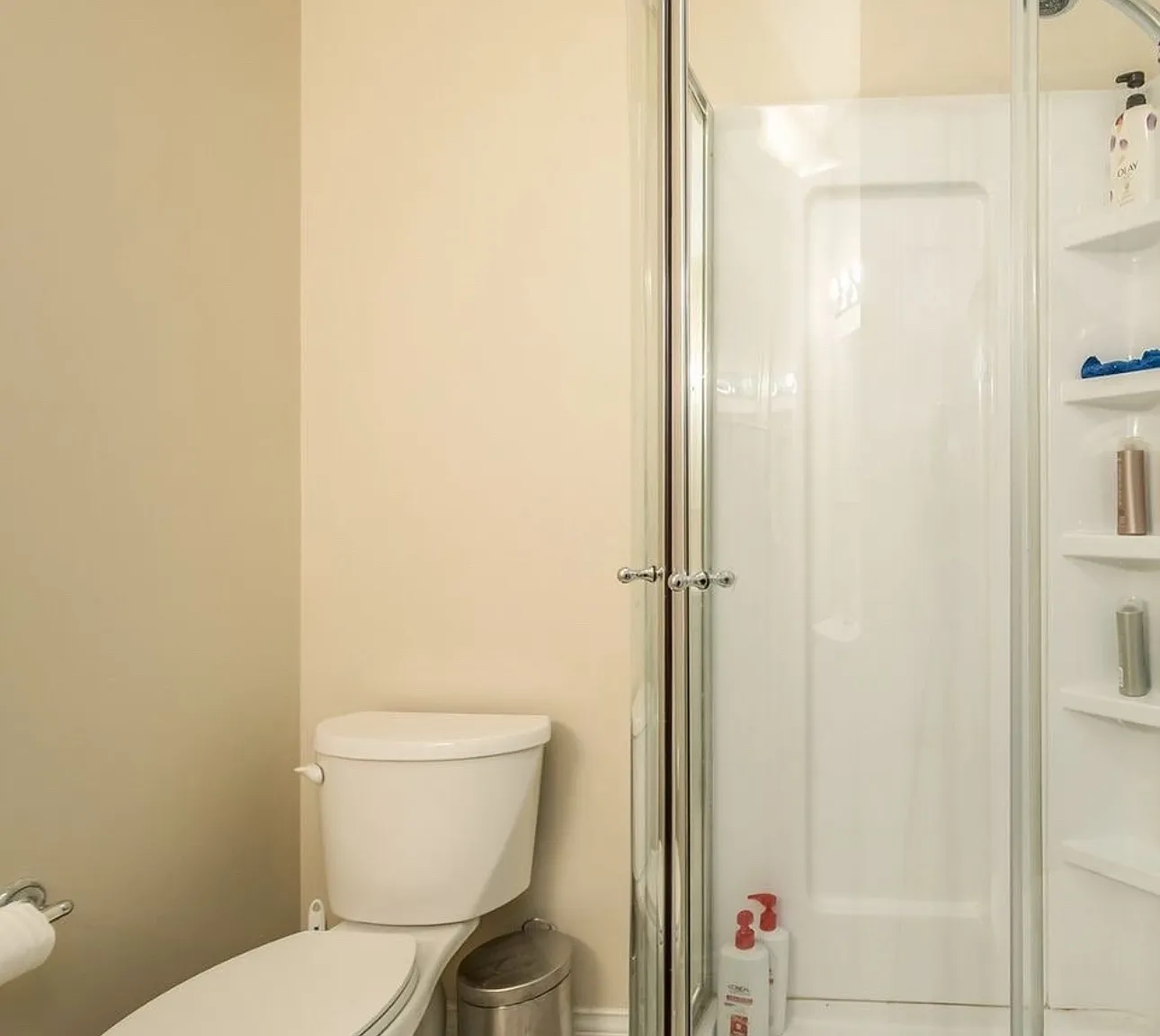 4 bed, 2.5 bath, 2500 sqft, $3,250 — Photo 2