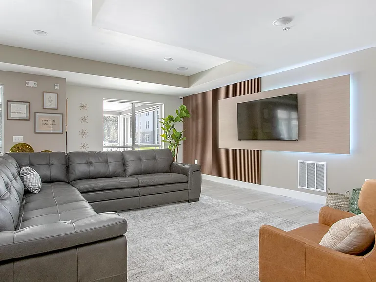 Fern Grove Apartments — Photo 11