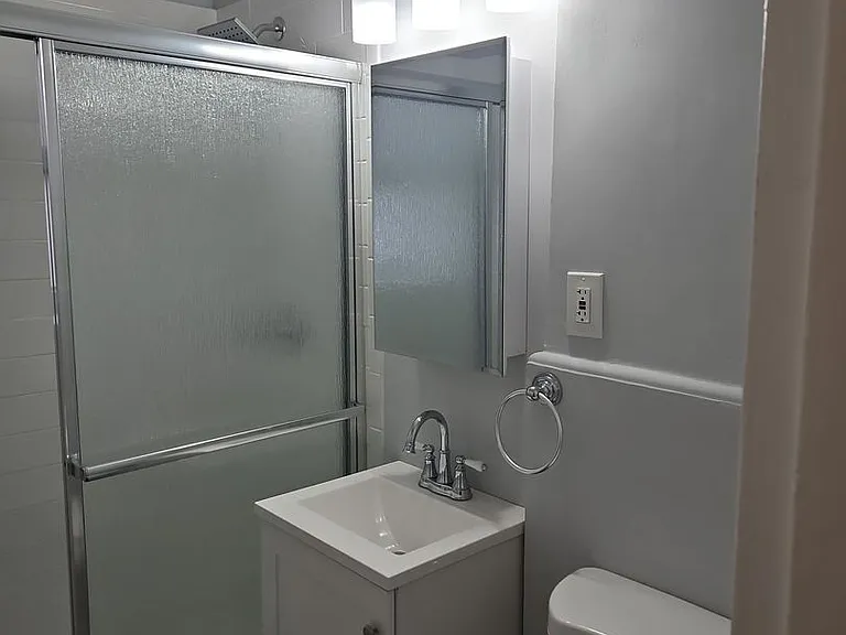 Riverside Estates Apartment Homes — Photo 13