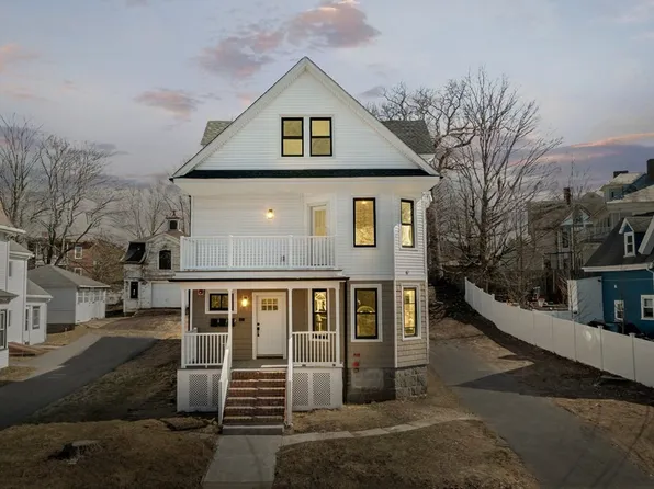 7 Austin St #3, Hyde Park, MA 02136