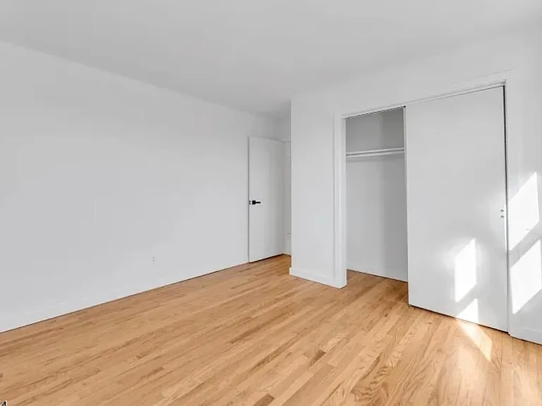 114 King St #3 — Photo 8