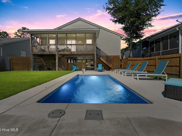 218 NE 51st Street, Oak Island, NC 28465