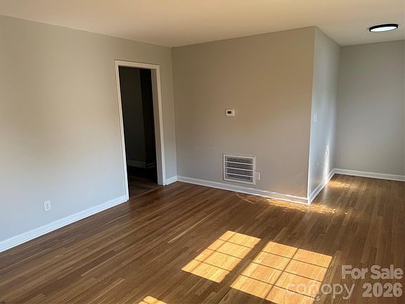 4th image of 917 Canterbury Ct