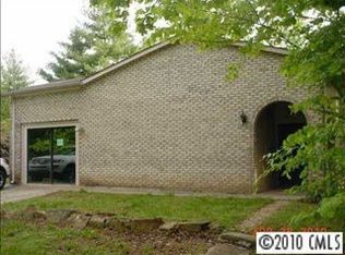 5239 Clearwater Lake Rd, Mount Holly, NC 28120