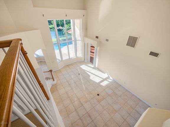 5th image of 4853 River Village Dr