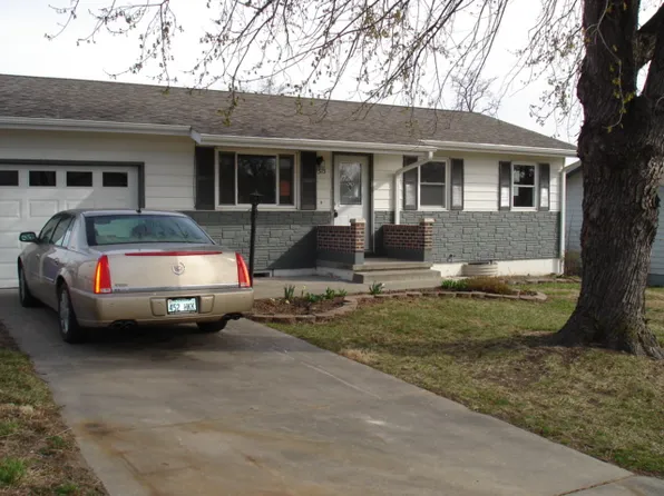 1515 Johnson Dr, Junction City, KS 66441