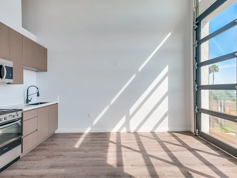 Lux Lofts LA — Photo 46