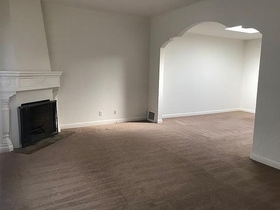 5th image of 1615 Cayuga Ave