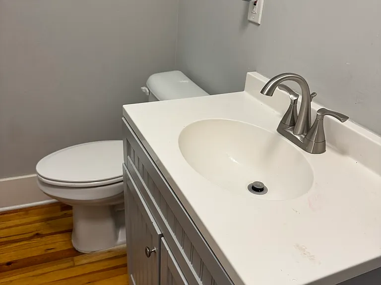 33 Poplar St — Photo 8