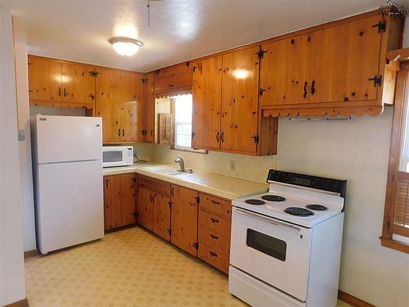 5th image of 210 Mesquite Dr