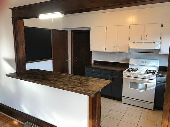 3rd image of 219 N Gardiner Ave